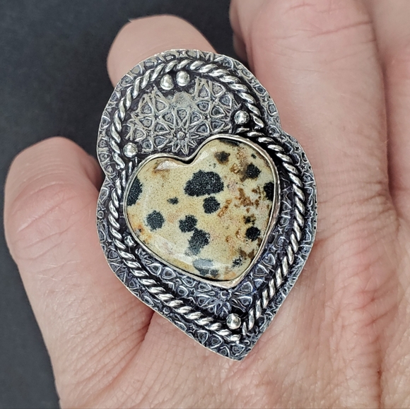New Heart Shaped Dalmatian Jasper 925 Silver Statement Ring. - Picture 11 of 14